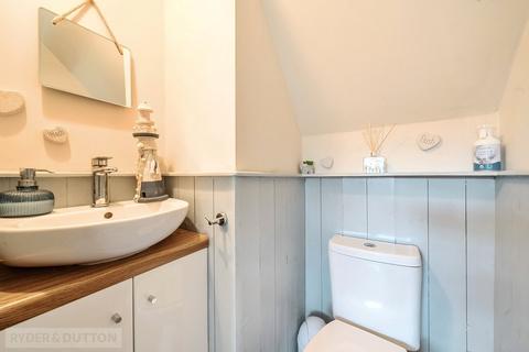 19 Thatch Leach, Chadderton, Oldham, OL9 9QX