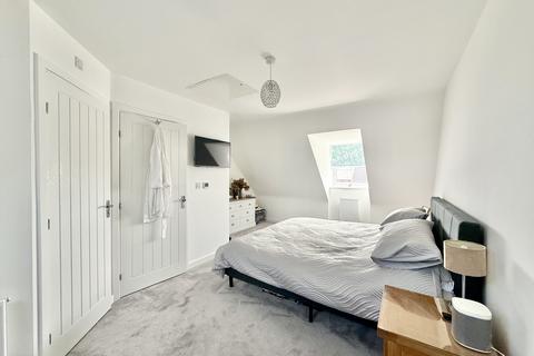 4 bedroom semi-detached house for sale, Windhover Road, Stratford-upon-Avon CV37