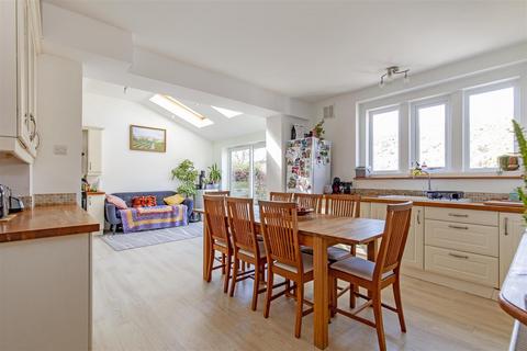 3 Bemrose Gate, Bamford, Hope Valley, S33 0AE