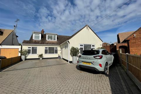 5 bedroom detached house for sale, Nelson Close, Rayleigh