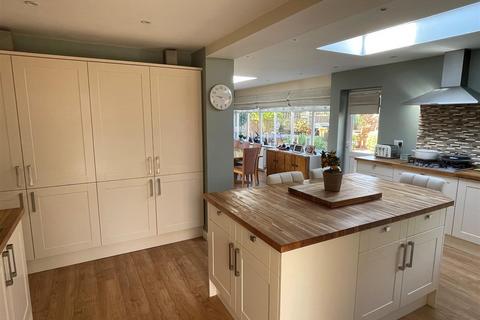 5 bedroom detached house for sale, Nelson Close, Rayleigh