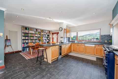 109 Caiyside, Edinburgh, EH10 7HR
