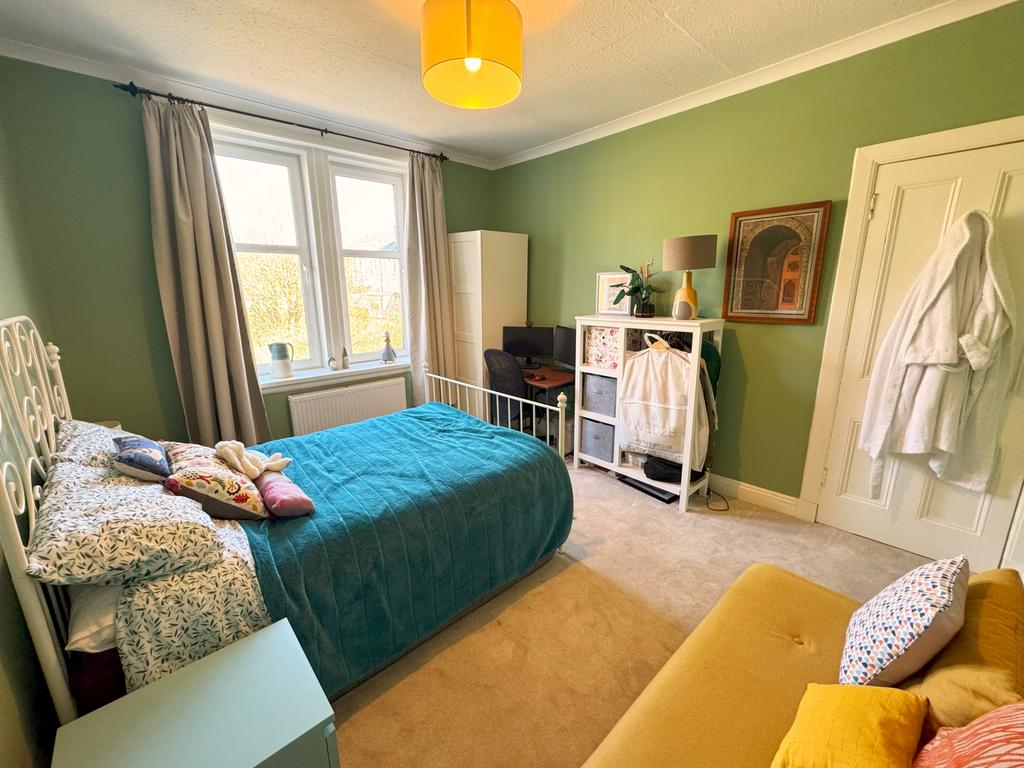 Bedroom 2 (2)