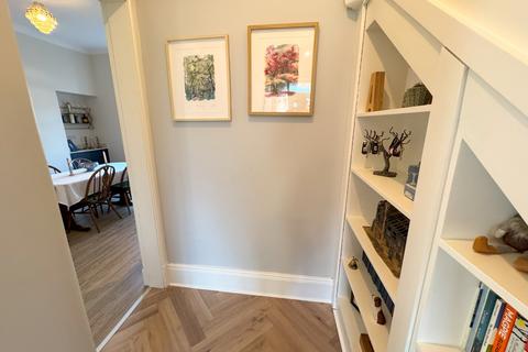 19 Ballogie Road, Glasgow, G44 4SZ