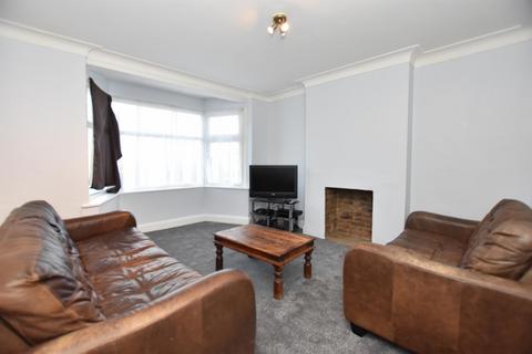 2 bedroom maisonette for sale, Primrose Road, London