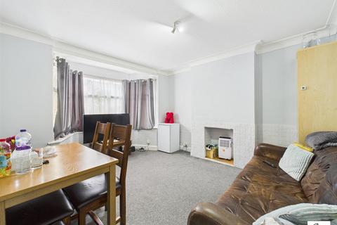 2 bedroom maisonette for sale, Primrose Road, London