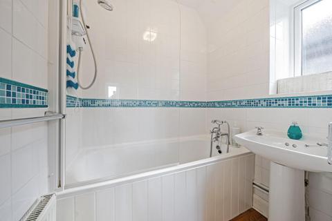 70a Fordmill Road, London, SE6 3JN
