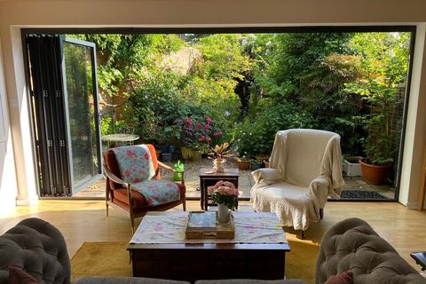 1 Jameson Close, London, W3 8NQ