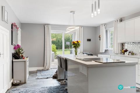 4 bedroom detached house for sale, Valley House, Woodall Road, Killamarsh, S21 2EW