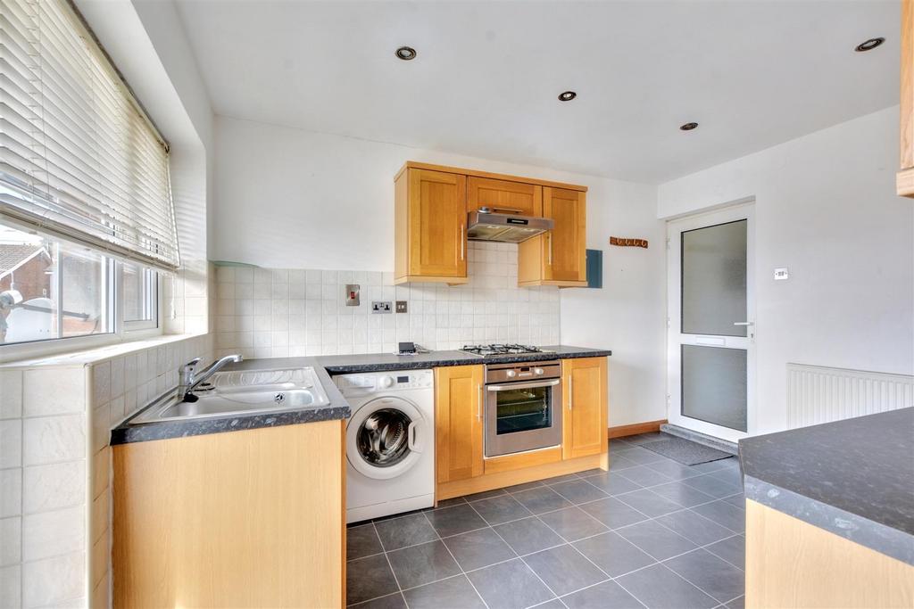 Kitchen 1.jpeg