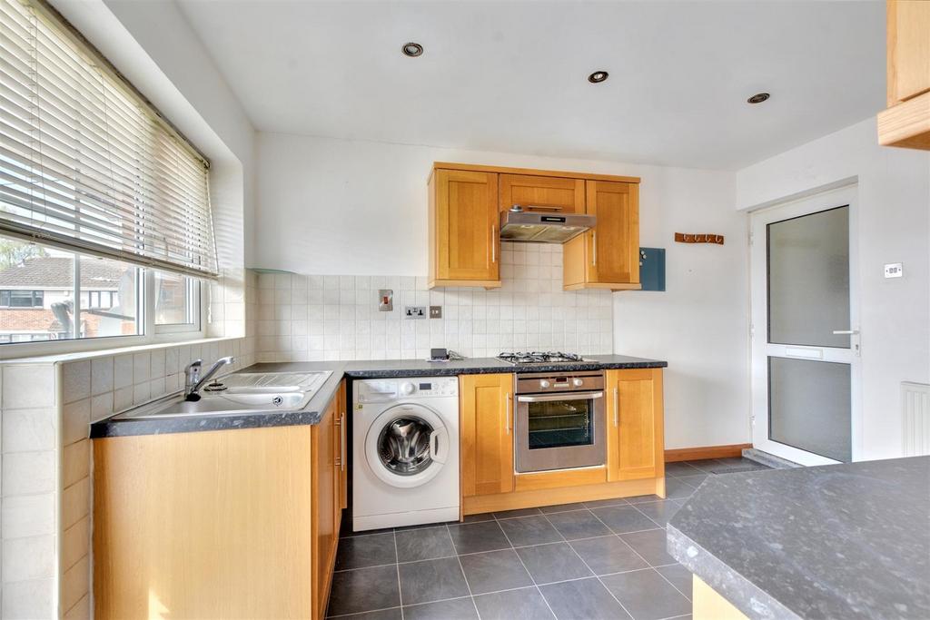 Kitchen 2.jpeg