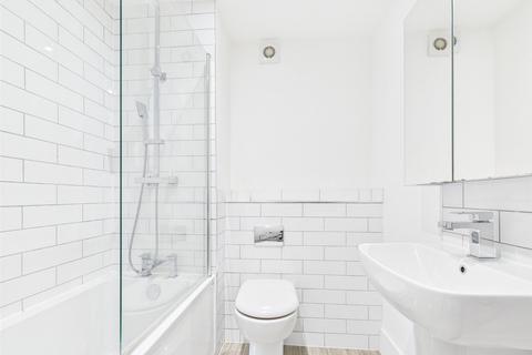 1 bedroom apartment for sale, Lymington Road, Highcliffe, Christchurch, Dorset, BH23
