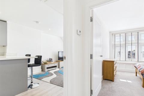 1 bedroom apartment for sale, Lymington Road, Highcliffe, Christchurch, Dorset, BH23