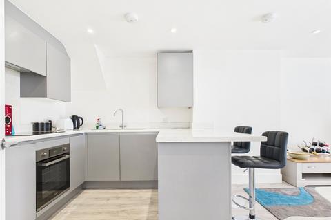 1 bedroom apartment for sale, Lymington Road, Highcliffe, Christchurch, Dorset, BH23
