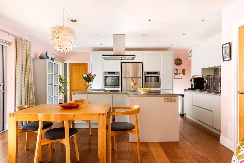 Kitchen/Breakfast 1