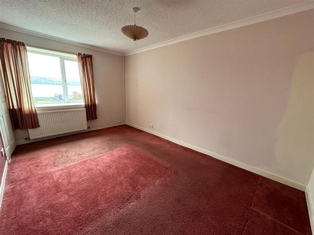 Bedroom 1.jpg
