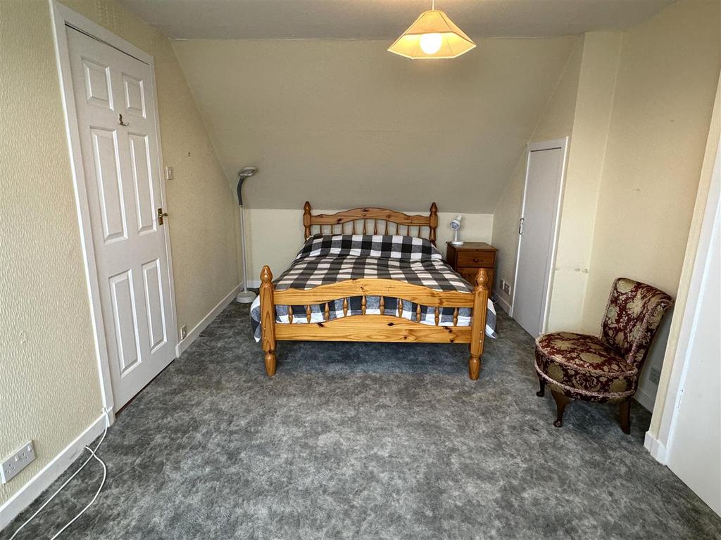 Bedroom 21.jpg