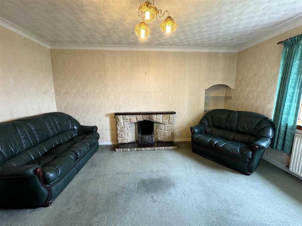Lounge 1.jpg