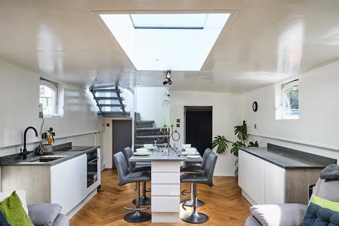 3 bedroom houseboat for sale, Ham Wharf, Brentford, TW8