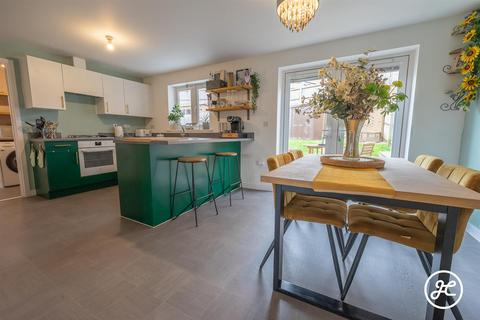 4 bedroom detached house for sale, Wigeon Road, Bridgwater