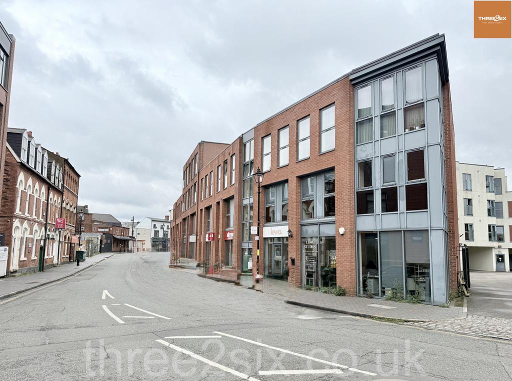 Spacious One-Bedroom Apartment in Ansty Court –