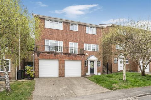 46 Valley Road, Henley-on-thames, RG9 1RR