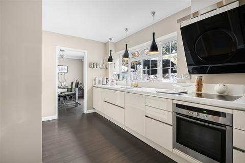 46 Valley Road, Henley-on-thames, RG9 1RR