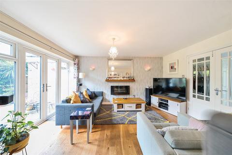 3 bedroom link detached house for sale, Oak End, Arundel
