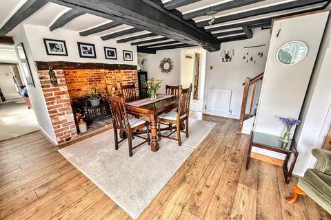 Batten Cottage Breamore Road, Downton, Salisbury, SP5 3HW