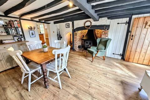 Batten Cottage Breamore Road, Downton, Salisbury, SP5 3HW