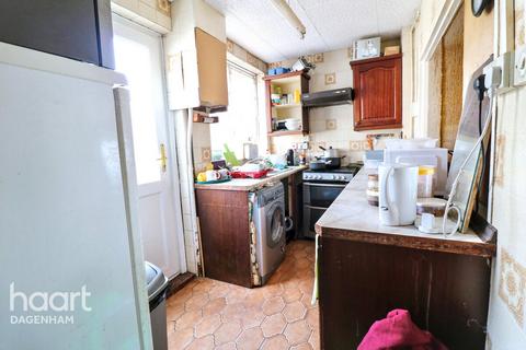 3 bedroom terraced house for sale, Malpas Road, Dagenham