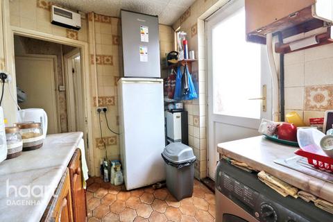 3 bedroom terraced house for sale, Malpas Road, Dagenham