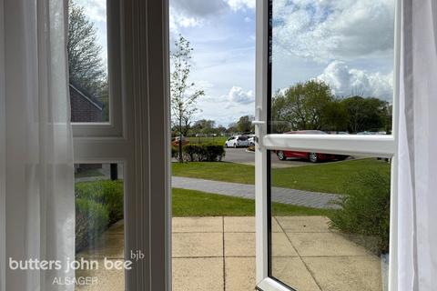 2 bedroom apartment for sale, Cedar Avenue, Alsager