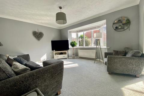 21 Brodsworth Road, Stanground, Peterborough, PE2 8XF