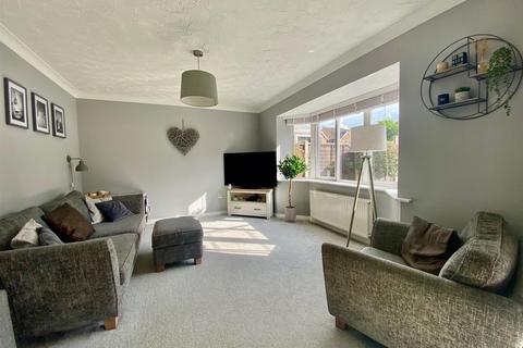 21 Brodsworth Road, Stanground, Peterborough, PE2 8XF