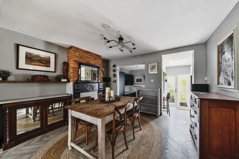 2 bedroom maisonette for sale, Priory Road, Reigate RH2