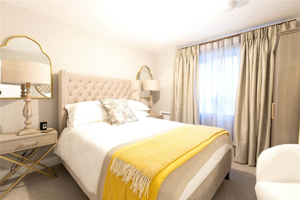 Show Apartment