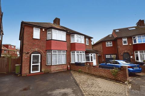 3 bedroom semi-detached house to rent, Wellgarth, Greenford UB6
