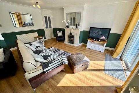 38 Maple Court, Tonyrefail, Porth, CF39 8NH