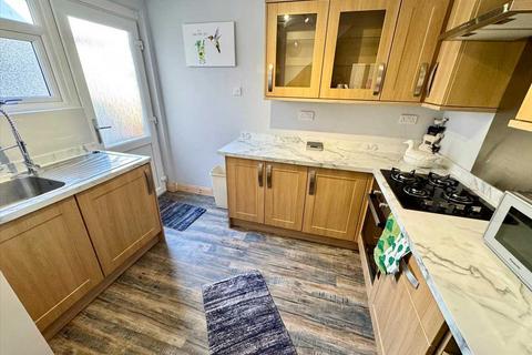 38 Maple Court, Tonyrefail, Porth, CF39 8NH