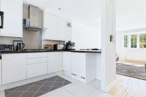 3 Barry Walk, Brighton, BN2 0HP