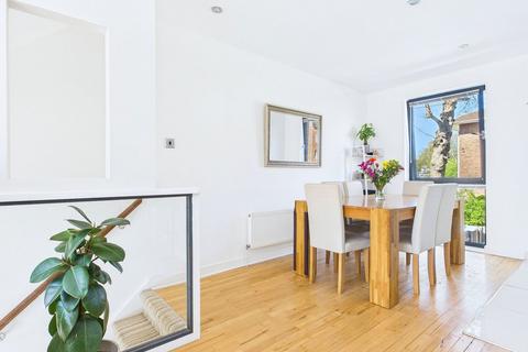 3 Barry Walk, Brighton, BN2 0HP