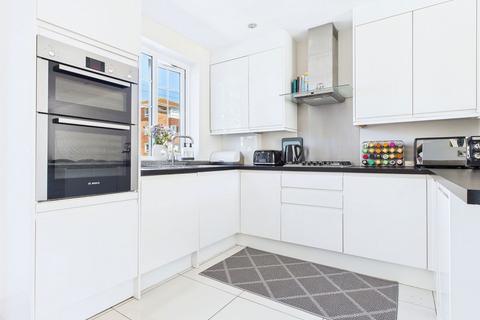 3 Barry Walk, Brighton, BN2 0HP