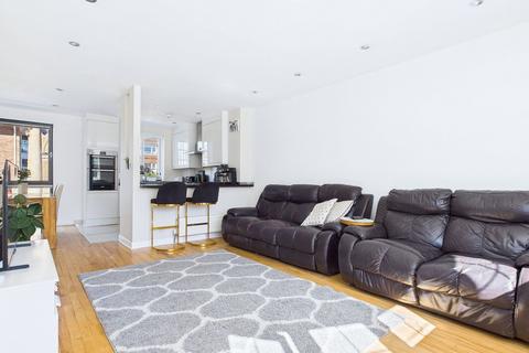 3 Barry Walk, Brighton, BN2 0HP