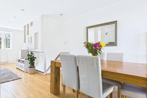 3 Barry Walk, Brighton, BN2 0HP