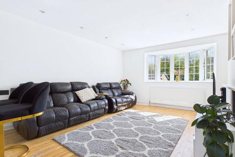 3 Barry Walk, Brighton, BN2 0HP