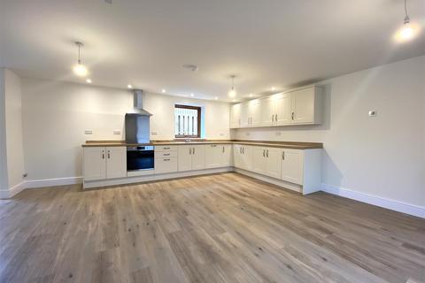 4 bedroom barn conversion to rent, The Courtyard, Lower Bayston, SY3 0AR
