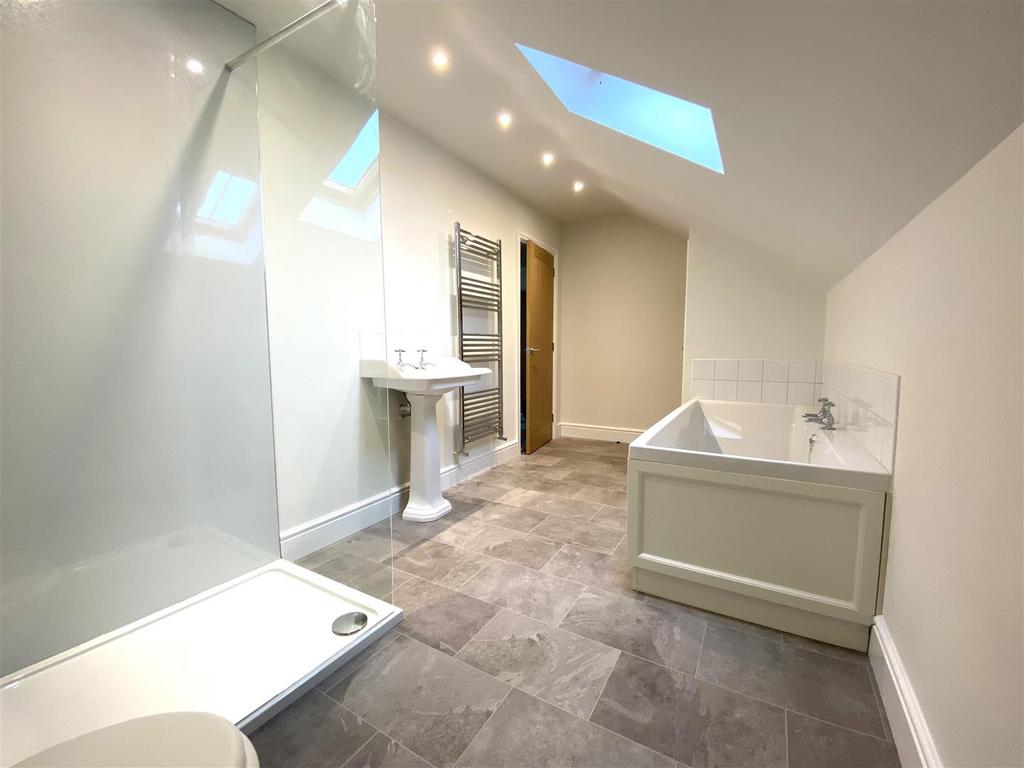 Bath - Int.jpeg