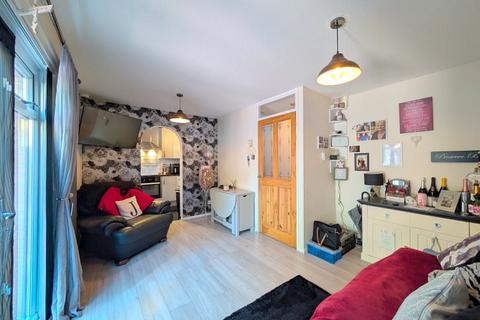 86 Kilross Road, Feltham, TW14 8SA