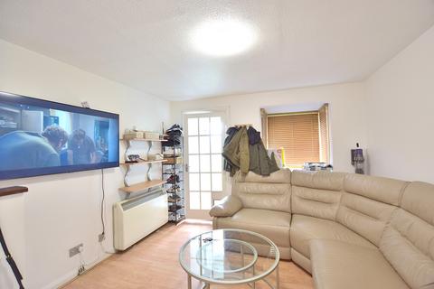 1 bedroom detached house to rent, Hamilton Way, London, Greater London. N13